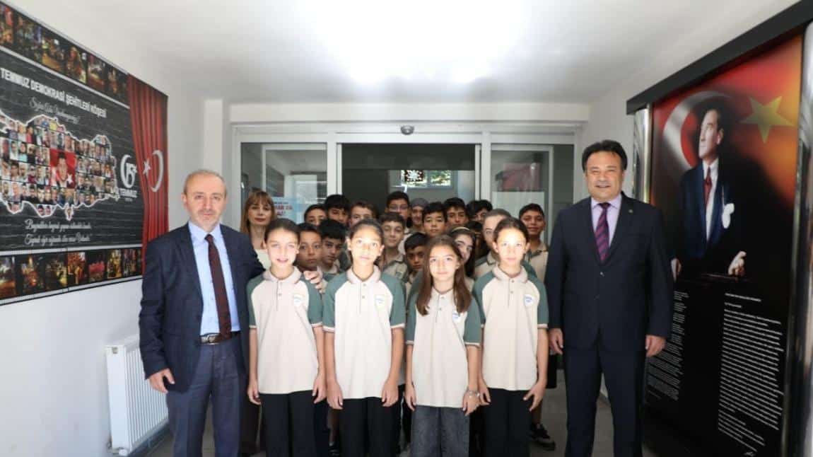İl Milli Eğitim Müdürümüz Sn. Bahameddin Karaköse ile İl Müftümüz Sn. Mustafa Şanver okulumuzu ziyaret etti.